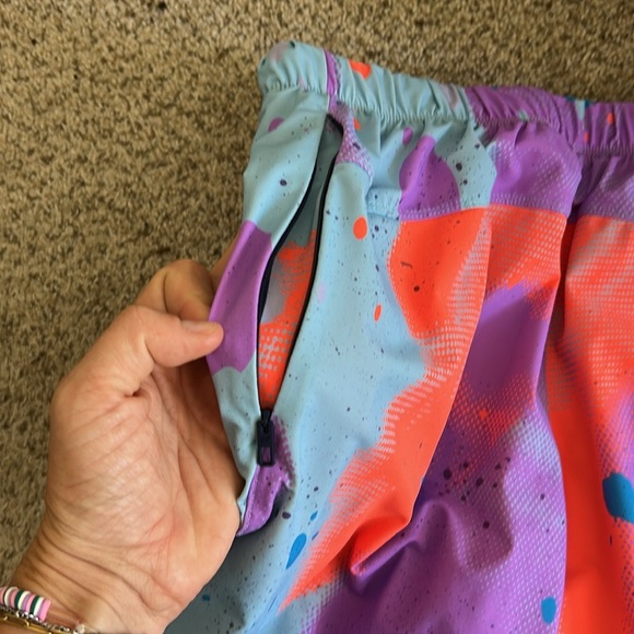 Fabletics - The One Short  5in size small - Picture 3 of 5